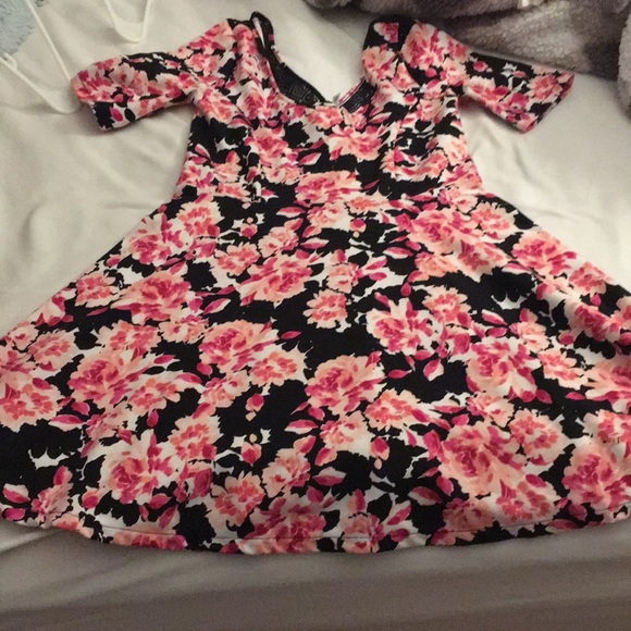 dress - Picture 2 of 4